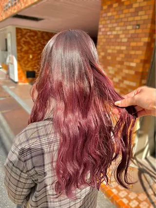 ロング カラー 梅原 あやりのヘアスタイル