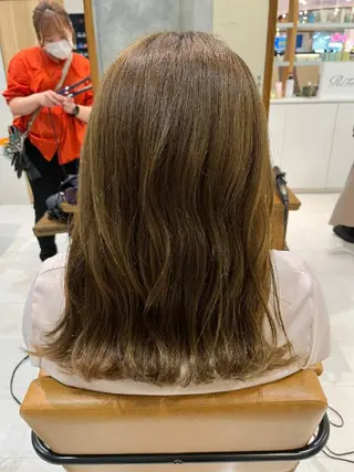 ロング 山下 有美のヘアスタイル