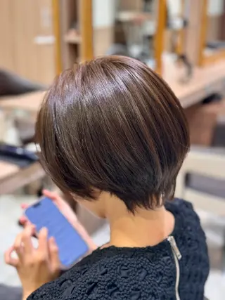 ショート カラー ⛄️艶カラー⛄️ ✨パーマ✨又吉のヘアスタイル