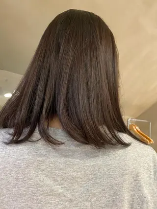 ミディアム カラー アカリ /ショートカットのヘアスタイル