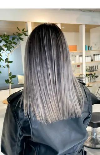 ロング 神戸でブリーチなら puty/レイヤーのヘアスタイル