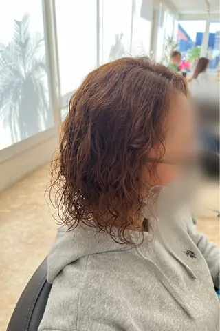ミディアム 小泉 加那のヘアスタイル
