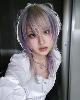 セミロング カラー ALLY所属・ウルフカット / ケアブリーチのヘアスタイル