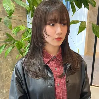 セミロング 大阪ウルフカット 🐺デザインカラーのヘアスタイル