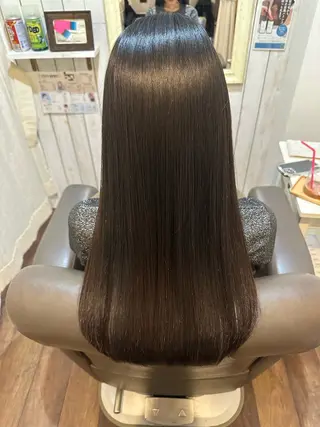 セミロング 髪質改善/艶髪/ 透明感カラー/サラのヘアスタイル