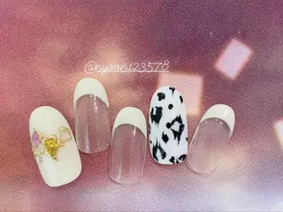 ミディアム ネイル マツエク・マツパ アイブロウ 18日（火）9時or 11時or15時空きのネイルデザイン