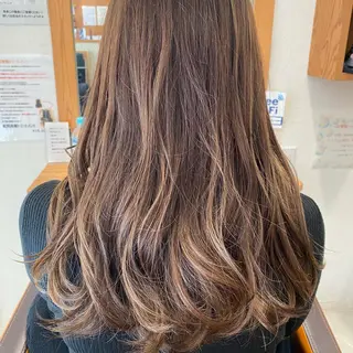 セミロング 猪股 華乃のヘアスタイル