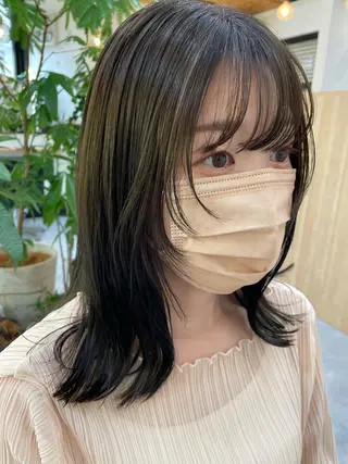 ミディアム カラー 高梨 菜々のヘアスタイル