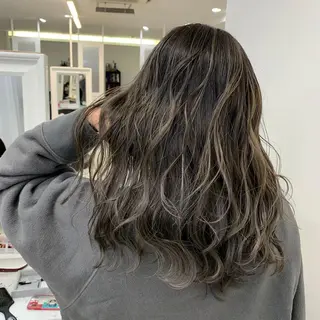 カラー デザインカラー MIKU🦋のヘアスタイル