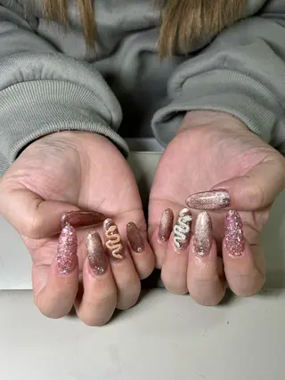 ネイル コウ ヨウのネイルデザイン