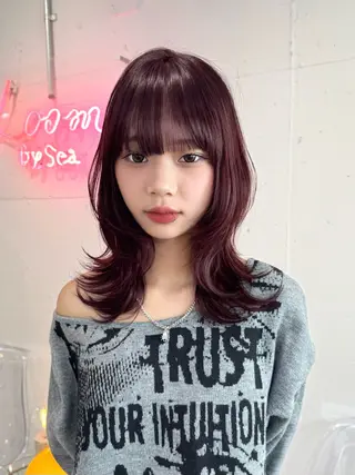ミディアム カラー Loom by Sea 新宿所属・🖤レイヤー/艶髪/ 顔周りKaede🖤のヘアスタイル