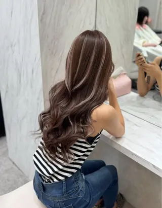 ロング 璃 音のヘアスタイル