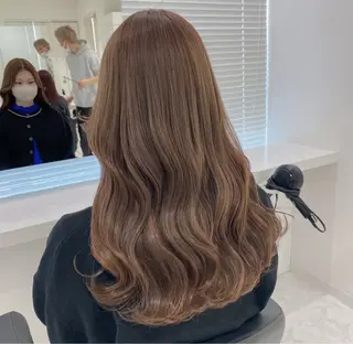 セミロング カラー ヘアアレンジ 🩵ダメージレス艶感 ハイトーン🩷のヘアスタイル