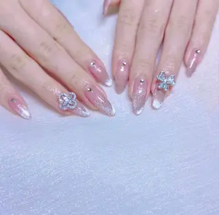 ネイル Yudia -neon-のネイルデザイン