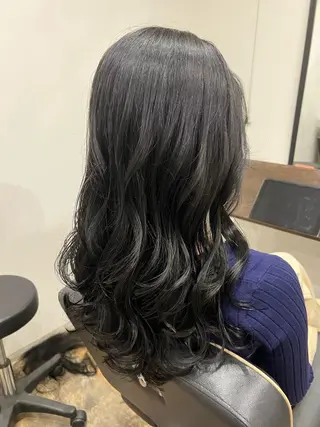 ロング カラー 上野台 彩加のヘアスタイル