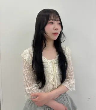 ロング カラー 韓国レイヤー ハッシュカットのヘアスタイル