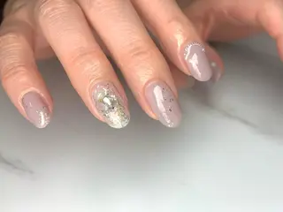 ミディアム ネイリスト シンのネイルデザイン