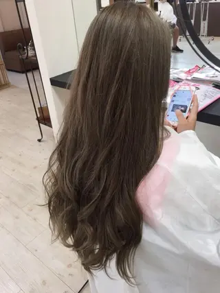 ロング カラー 濱川 佳奈のヘアスタイル