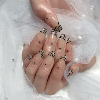 ネイル élu by Noriko 前原のネイルデザイン