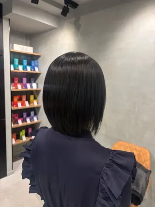 ショート カラー うる艶カラー✨️ 耳ツボ💠mamiのヘアスタイル