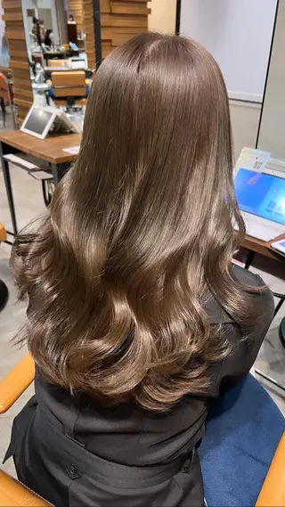 セミロング 松下 奈央のヘアスタイル