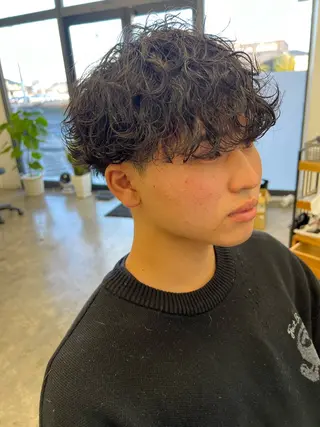 ミディアム パーマ メンズ メンズ特化美容師 井上大輔のヘアスタイル