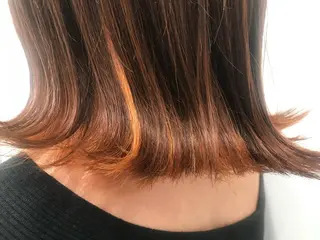 ミディアム カラー Kro ハイトーン×ブリーチのヘアスタイル