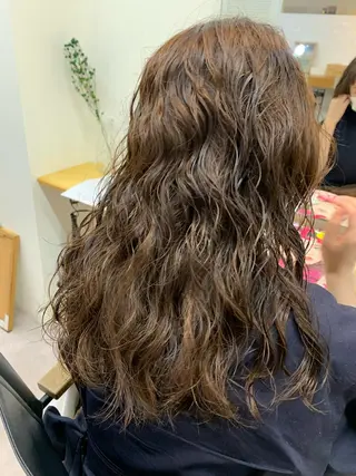 ミディアム パーマ AR.MARA hair  studio所属・ウェーブパーマ サトウヒカルのヘアスタイル