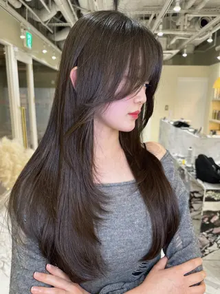 ロング カラー ヘアアレンジ 🤍layer🤍 リナのヘアスタイル