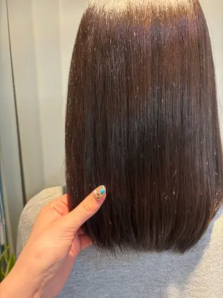 セミロング カラー 伊藤 杏奈のヘアスタイル