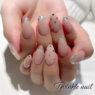 ネイル 中井 綾香の眉毛・アイブロウイメージ