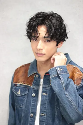 ショート カラー パーマ ヘアアレンジ メンズ スパイキー/フェザー /波巻き/かいとのヘアスタイル