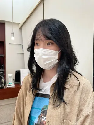 ロング カラー 塩谷 雪花のヘアスタイル