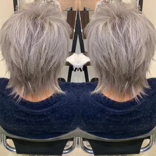 ショート カラー 伊藤 裕貴のヘアスタイル