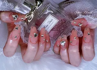 ネイル She_nail所属・ELSA_ Bellaのネイルデザイン