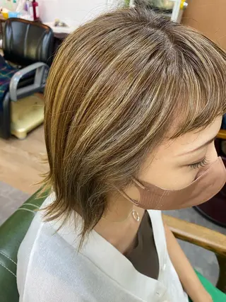 ショート カラー 永沼 真依のヘアスタイル