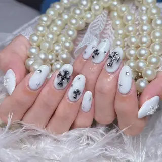 ミディアム DIAMOND Nail☁️のネイルデザイン