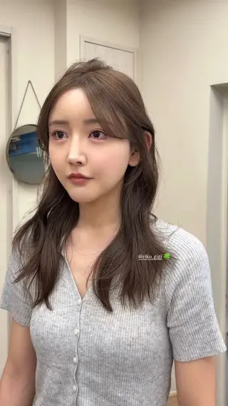 ロング Gigi 代々木所属・りこ 🐈‍⬛韓国艶カラーのヘアスタイル