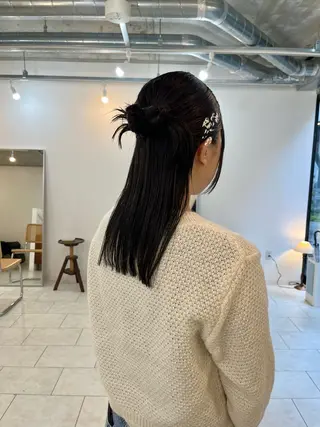 セミロング ヘアアレンジ NOUN所属・eri kinjoのヘアスタイル