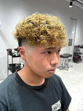 ショート カラー パーマ スパイキーショート パーマ🔥ritaのヘアスタイル