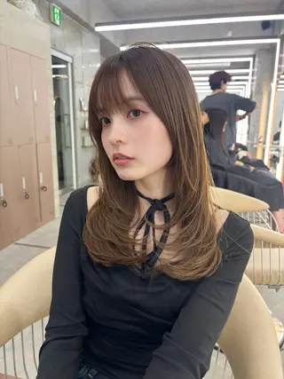 セミロング Hazuki レイヤー/艶カラーのヘアスタイル