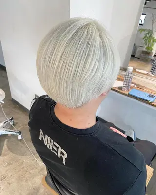 カラー メンズ ハイトーン/レイヤー /ケアブリーチ石川治のヘアスタイル