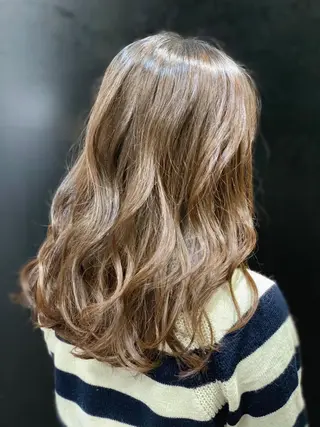 ロング カラー 平 ちひろのヘアスタイル