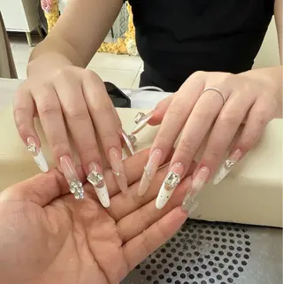 ネイル 長さ出し専門 パーツのネイルデザイン