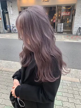 ロング カラー olino/西田辺 エフェクトブリーチのヘアスタイル