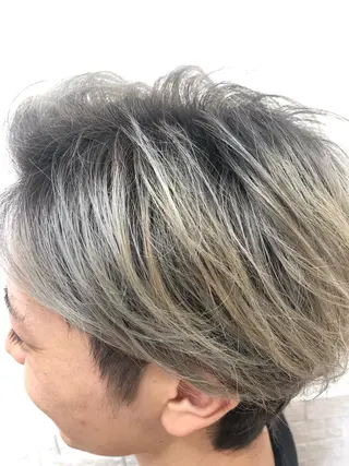 ミディアム カラー ショート 嶋津祥希のヘアスタイル