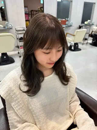 ミディアム Ruth Ebiのヘアスタイル