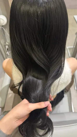 ロング RUKA🩰透明感 寒色カラー/レイヤーのヘアスタイル