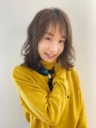 ミディアム カラー 大場 優のヘアスタイル