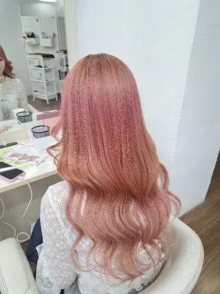 カラー ロング GLOSS❤︎ 中西春菜のヘアスタイル